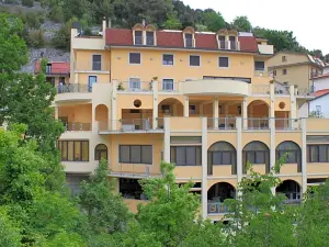 Hotel Sette E Mezzo