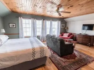 The Loft at the Barn