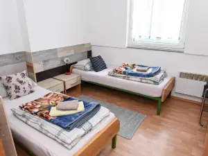 Sobe sa Kupatilom Jajce