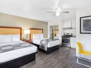 Oceanside Inn & Suites, a Days Inn by Wyndham