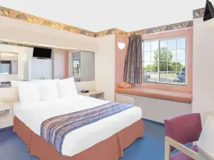 Microtel Inn & Suites by Wyndham Fond du Lac
