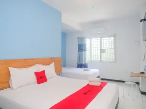 RedDoorz @ Jalan Brigjend Katamso Medan 2