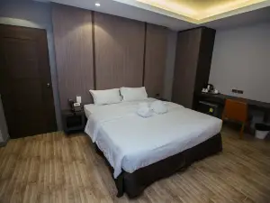 The Bed Hotel 101