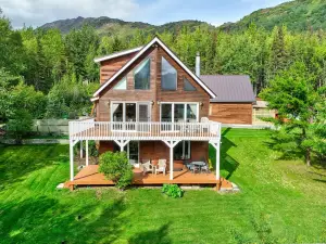 Eagle's Haven - Upper - 4 bedroom, 1.5 Bath