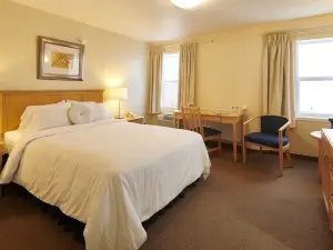Smugglers Cove Inn