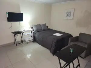 Mike's Flat Hotel