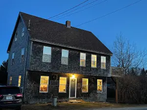 Piper House in Quaint Fishing Village - Pet Friendly