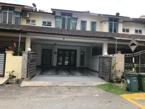 Anggerik Heights Homestay