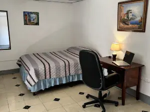 El Callejon Guest House