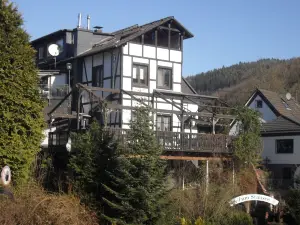 Zum Stausee
