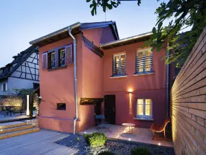 โรงแรมเลอ โกลงบิเย สวีท