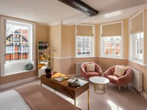 The George Hotel