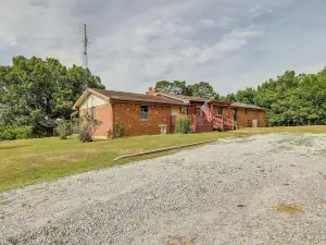 Southwest City Home w/ Fire Pit: 9 Mi to Grove!