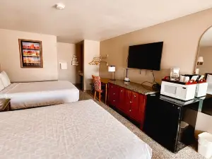 Whispering Sands Motel