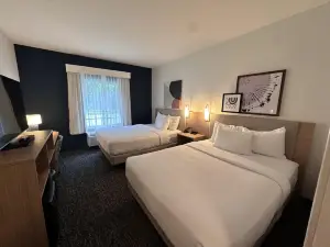 스파크 바이 힐튼 길퍼드