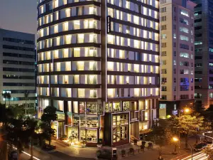 Khách sạn Novotel Suites Hanoi