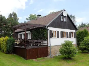 Detached House With a Covered Terrace Near the Slopes