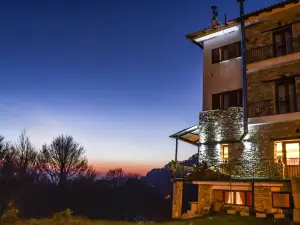 Tasia Mountain Hotel