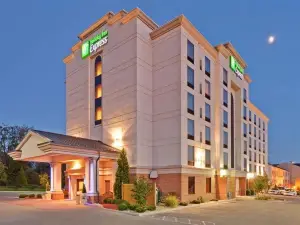 Holiday Inn Bloomington-University Area