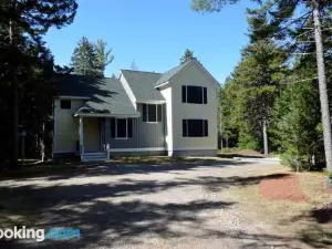 MO Private Home in Beautiful Wooded Setting - Close to Bretton Woods AC