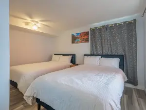 One Bedroom Suite with BBQ & Huge Patio