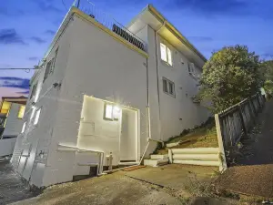 Newly Renovated Studio w Parking-Netflix