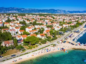 Say Close to Center and Beach 4