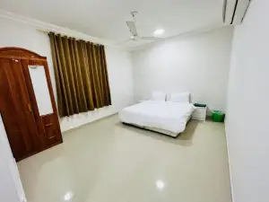 Al-Mazar  المزار للشقق الفندقية