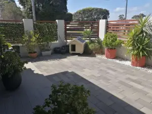 Private & Cosy! Master Bedroom in Perth with Garden View
