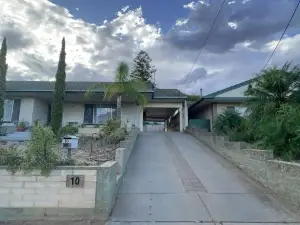 The Hidden Gem Exquisite 3BR Retreat in Berri