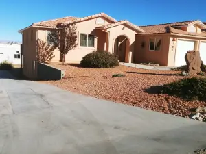 Exceptional Lake Powell View Home, lots of parking!