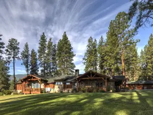 Bitterroot’s Best Views & Outdoor Adventures at Mill Creek 22 Acre Luxury Lodge