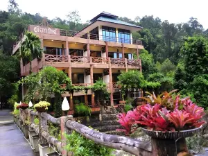 Baansuanrudee Resort