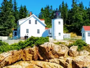 Upscale Kitchen and Spacious Deck - Stylish Acadia Retreat