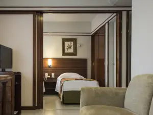 Bristol the Time Berrini