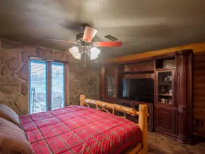 Escape to your mountain retreat, minutes from Buffalo National River