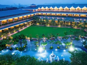 Mayfair Oasis Resort & Convention