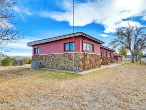 1 Mi to Hot Springs State Park: Rustic Wyoming Gem