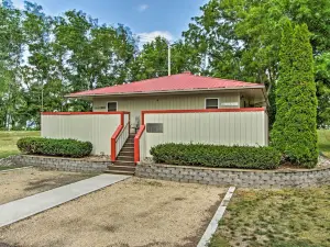 Pet-Friendly Wabasha Studio: Boat, Ski & Explore!