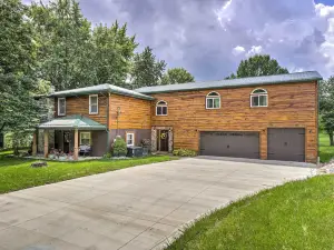 Updated Buckeye Lake Retreat w/ Game Room!