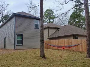 Cozy by Lake Livingston 3 Bedroom Home by Redawning