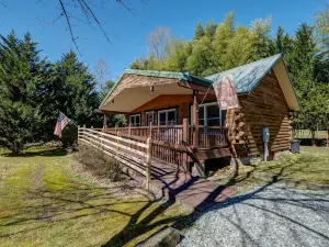 Cobb Creek Cabins