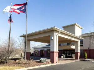 Quality Inn & Suites Oakwood Village - Cleveland South