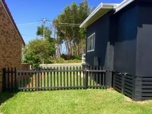 Tallowood beachfront cottage