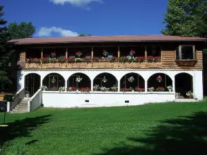 諾伊佩弗裏農場旅館