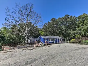 Woodsy Home w/ View, 1 Mi to Lake Shelbyville