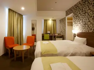 Hotel Crystal Plaza