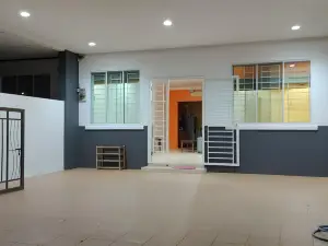 Natol Homestay - Moyan Batu Kawa