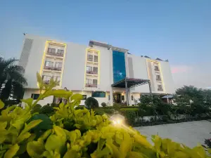 Royal Paras Hotel