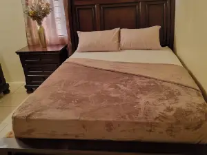 Charming 2-Bed House in Portmore Gated Community